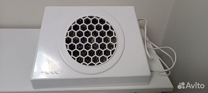 Настольный пылесос для маникюра