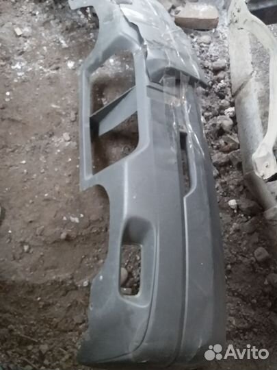 Передний бампер