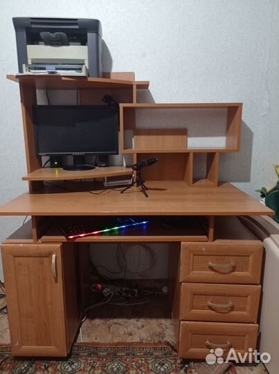 Компьютерный стол