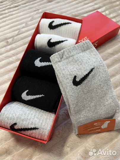 Носки мужские в подарочной коробке