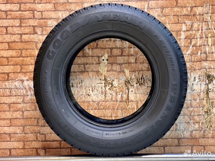 Goodyear Wrangler Ultra Grip 215/70 R16