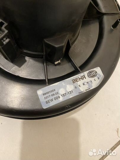 Моторчик печки Hella 8EW 009 157-131