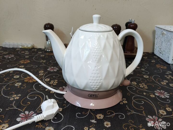 Чайник электрический Gipfel