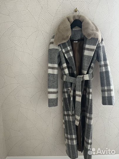 Пальто Rinascimento XS