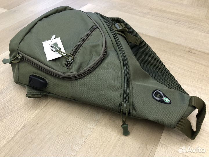 Сумка через плечо с одной лямкой 10 литров