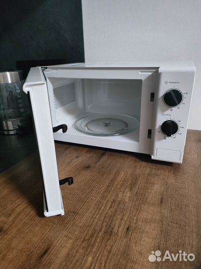 Микроволновка Hyundai M2048