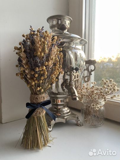 Букет из сухоцветов (лаванда, дельфиниум)