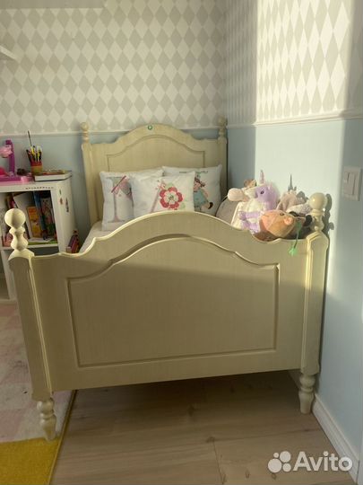 Детская кровать из массива бука