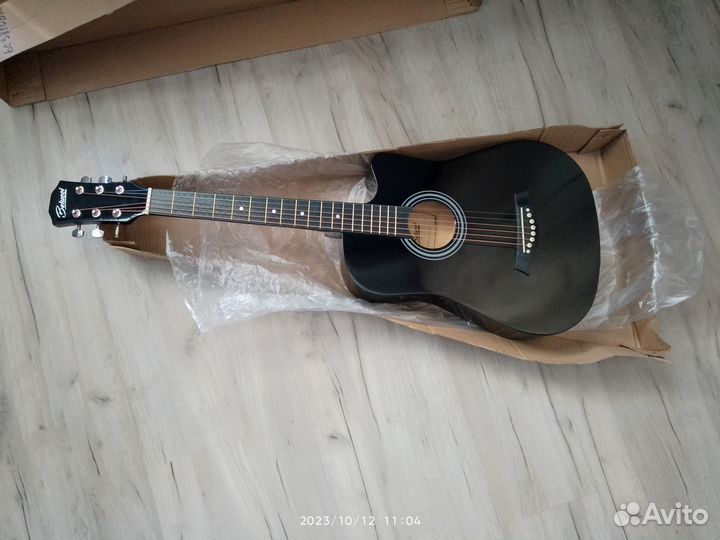 Гитара новая
