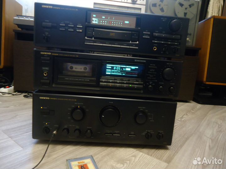 Комплект аппаратуры Onkyo integra R1