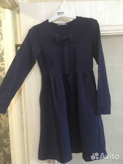 Продам школьное платье