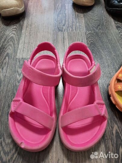 Сандалии на девочку