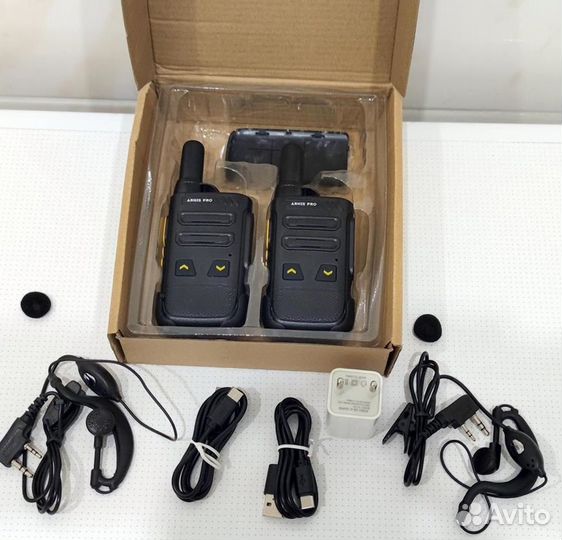 Рация-радиостанция с гарнитурой-наушником