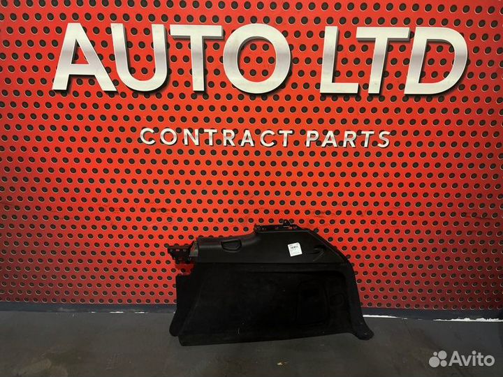 Обшивка багажника правая Porsche Cayenne 958 2016