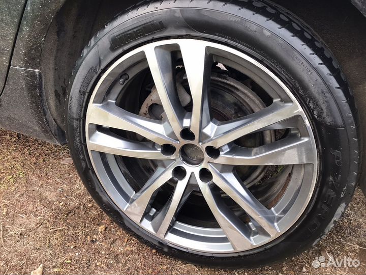 Pirelli P Zero 255/40 R19