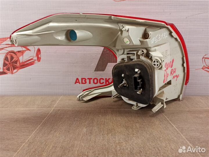 Фонарь правый Peugeot 2008 2013-2016