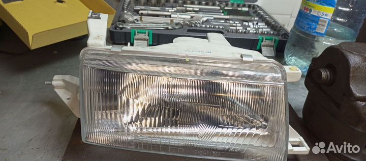 Фара передняя правая toyota ат170 и ат171