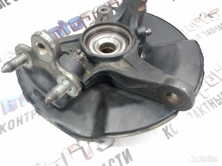 Поворотный кулак передний правый Honda Civic 8 4D