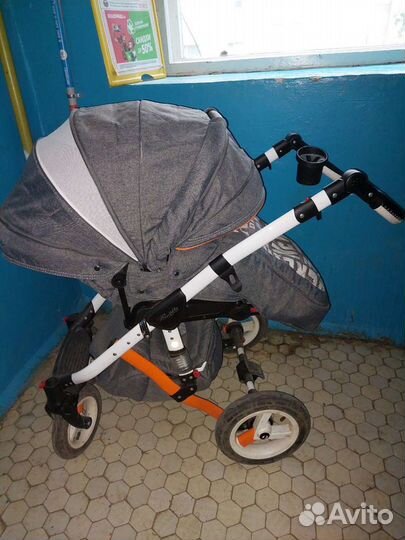 Отличная коляска