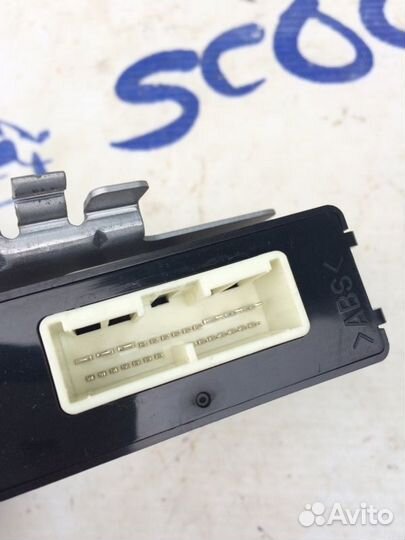 Блок управления светом Mitsubishi Outlender CW5W