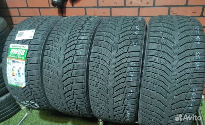 DoubleStar DW08 225/45 R17 94H