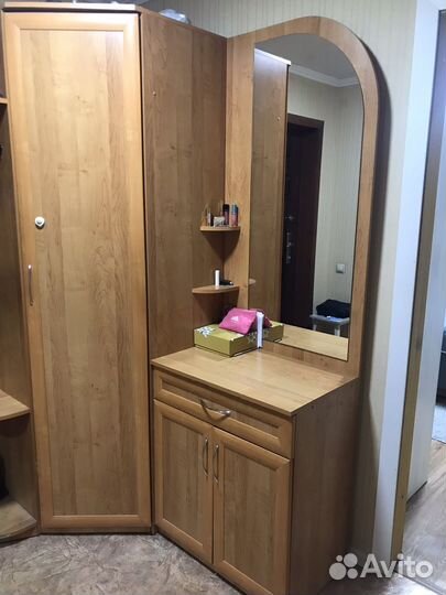 Прихожая угловая