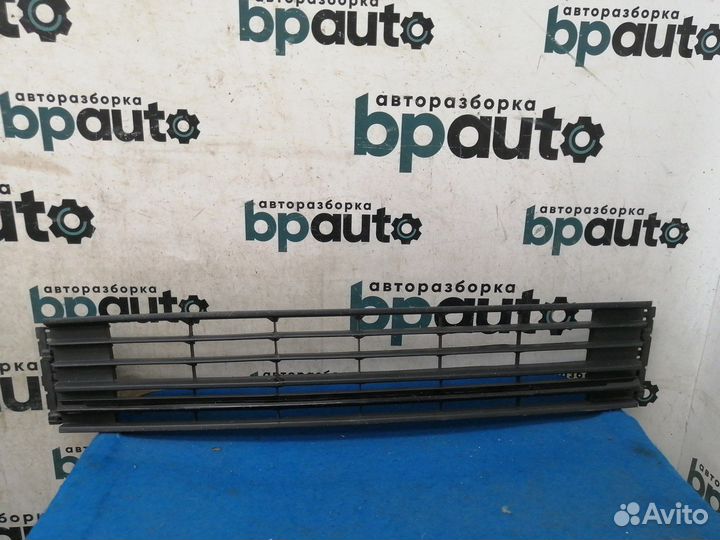 Решетка переднего бампера 6RU853677C Volkswagen