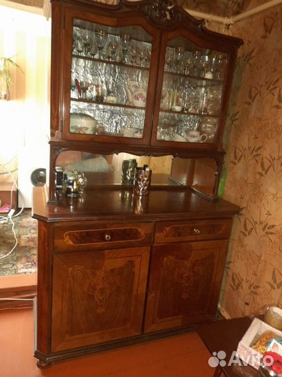 Антикварный буфет сервант