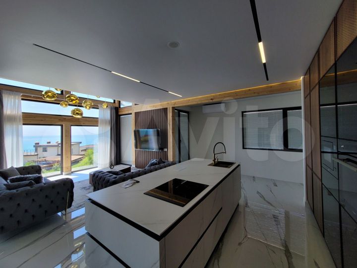 Дом 210 м² на участке 8 сот.