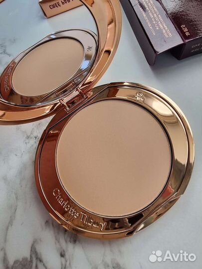 Charlotte Tilbury. Пудра. Хайлайтер