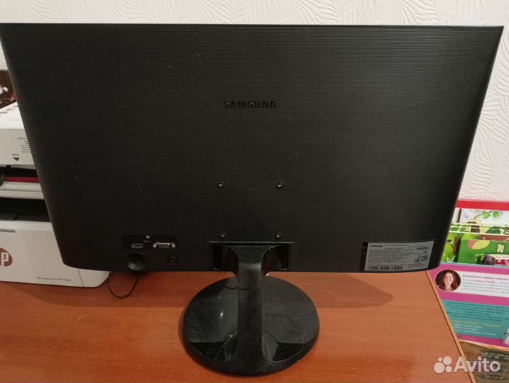 Монитор Samsung S24F350FHI