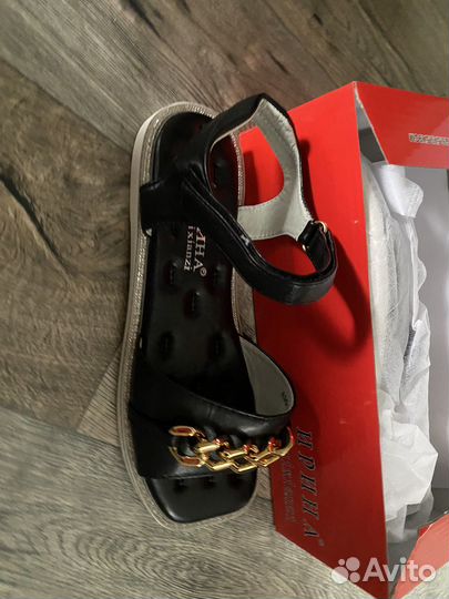 Сандалии для девочки