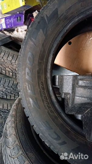 Pirelli Ice Zero 235/55 R17