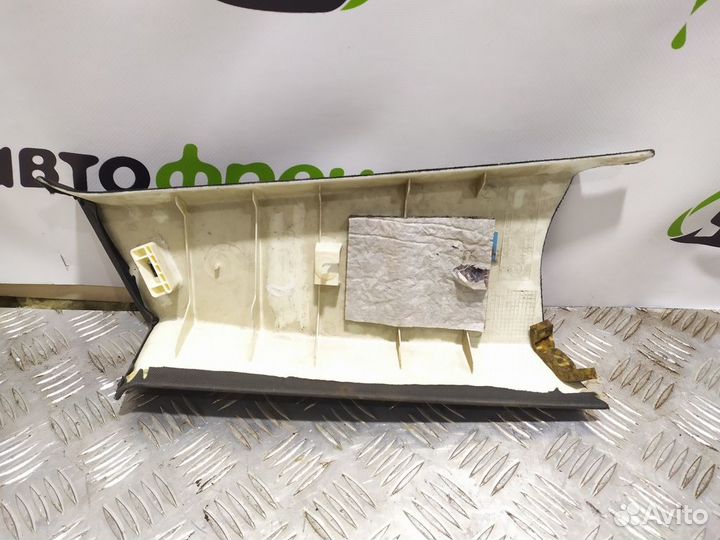 Обшивка стойки правая Bmw X3 e83 2004-2010