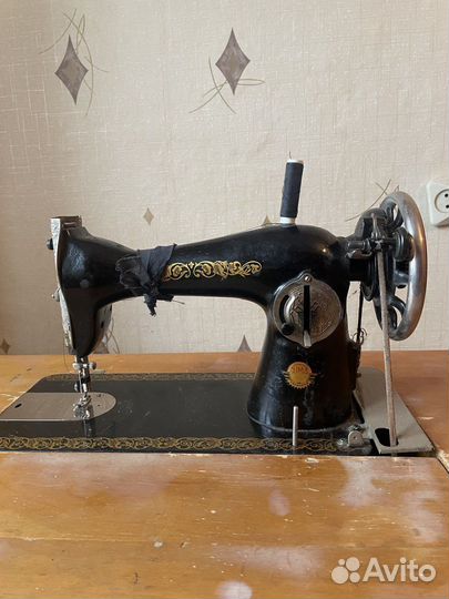 Продам самовывозом антикварную швейную машинку пмз