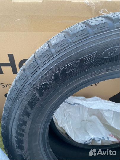 Dunlop SP Winter Ice 01 215/60 R16 99