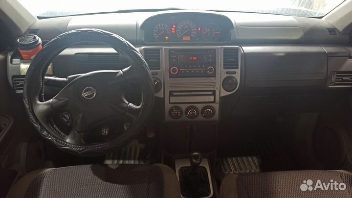 Накладк Nissan X-Trail 68260EQ100