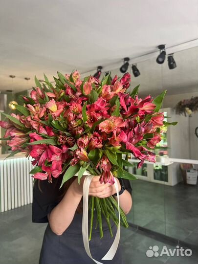 Букет из Альстромерий 25шт