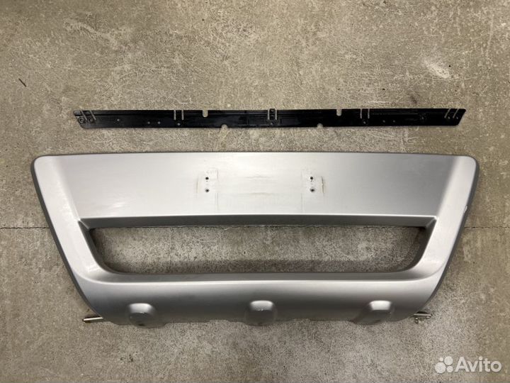 Накладка переднего бампера R design