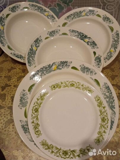 Тарелки глубокие и мелкие