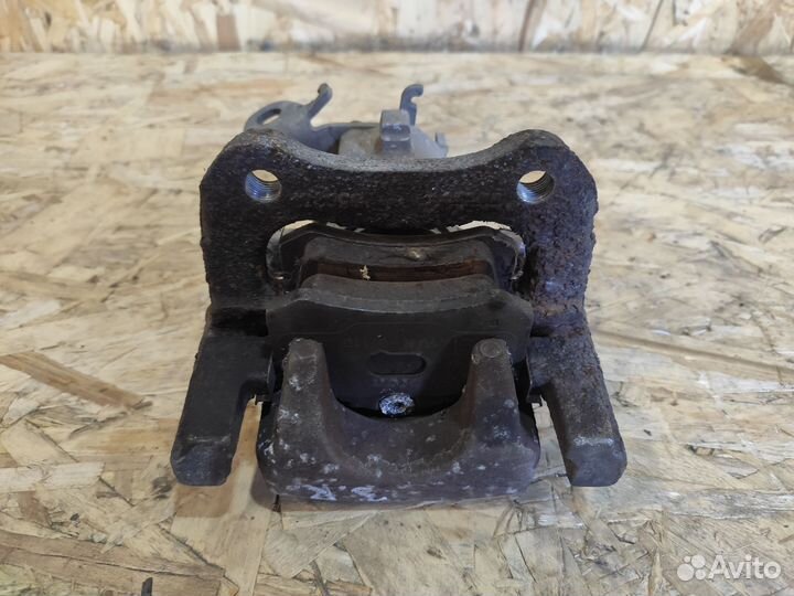 Суппорт задний правый Renault Megane 3, Fluence