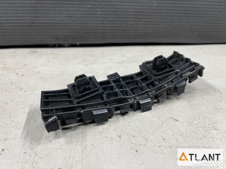 Крепление бампера передняя левая honda insight