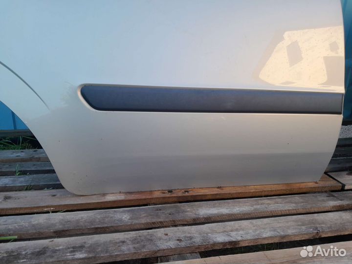 Задняя правая дверь Опель Зафира Б 2010 г рестайл