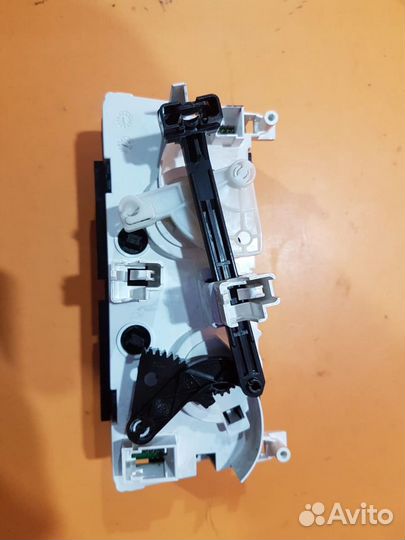 Блок управления печкой на Peugeot 308