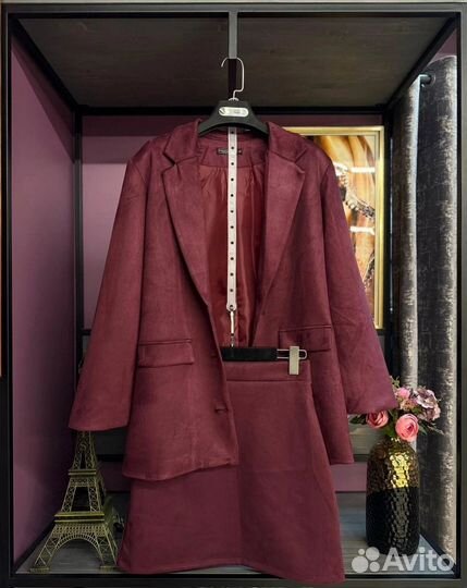 Костюм женский с юбкой 42