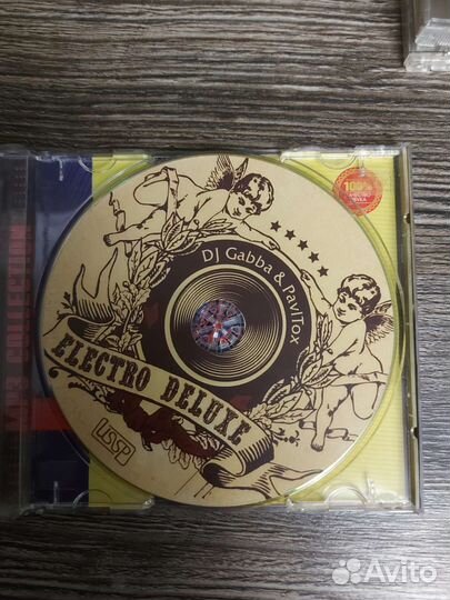 Диски с музыкой и фильмами