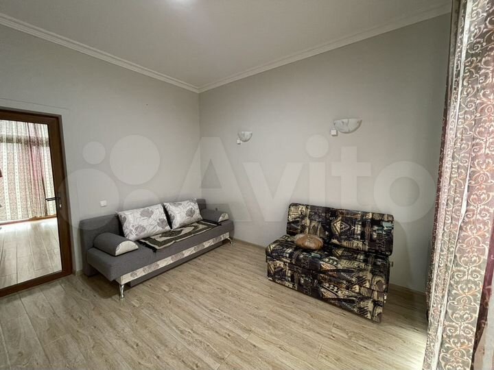 Доля в 1-к. квартире, 23 м², 1/2 эт.