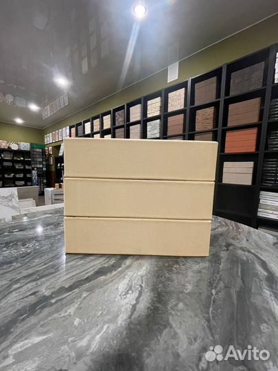 Кирпич лицевой слоновая кость рустик Строма