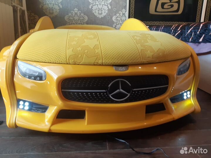 Детская кровать машинка