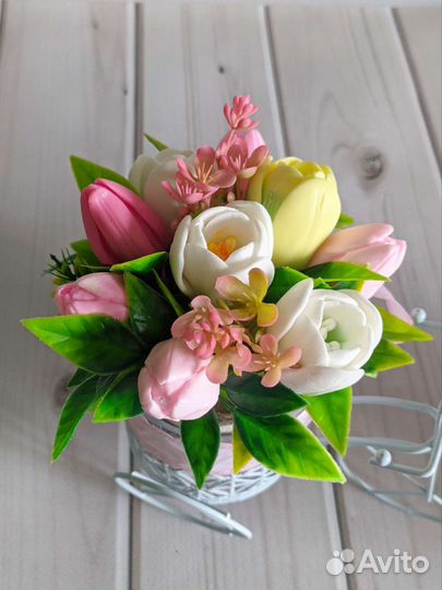 Композиция тюльпаны из мыла в кашпо велосипед